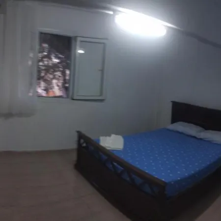 Villa Havuzlu Sitede Bahce Kati *
