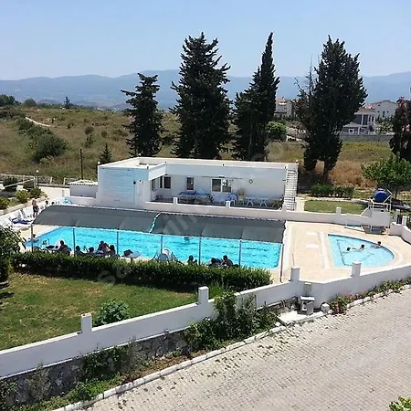 Villa Havuzlu Sitede Bahce Kati Kusadasi