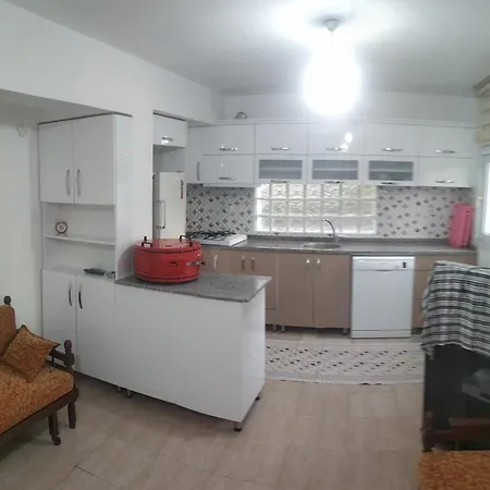 Havuzlu Sitede Bahce Kati Villa *